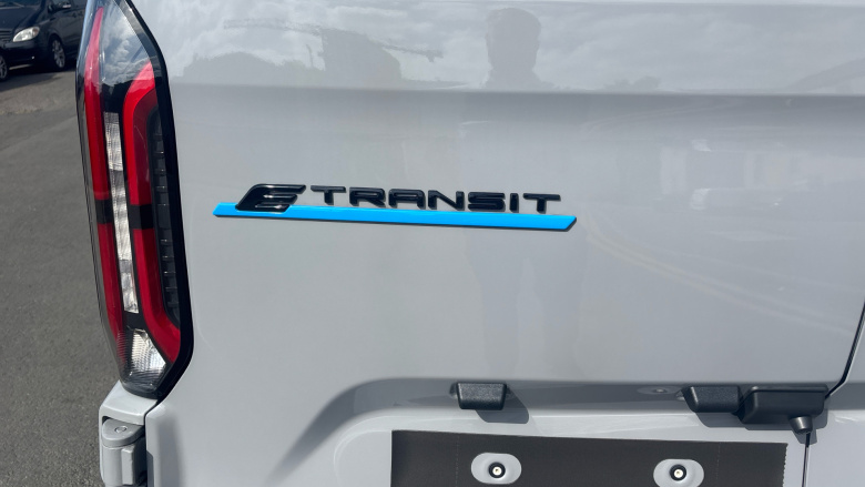 Ford Transit Custom E-320 L1 Rwd 100kW 65kWh H1 Van Limited Auto